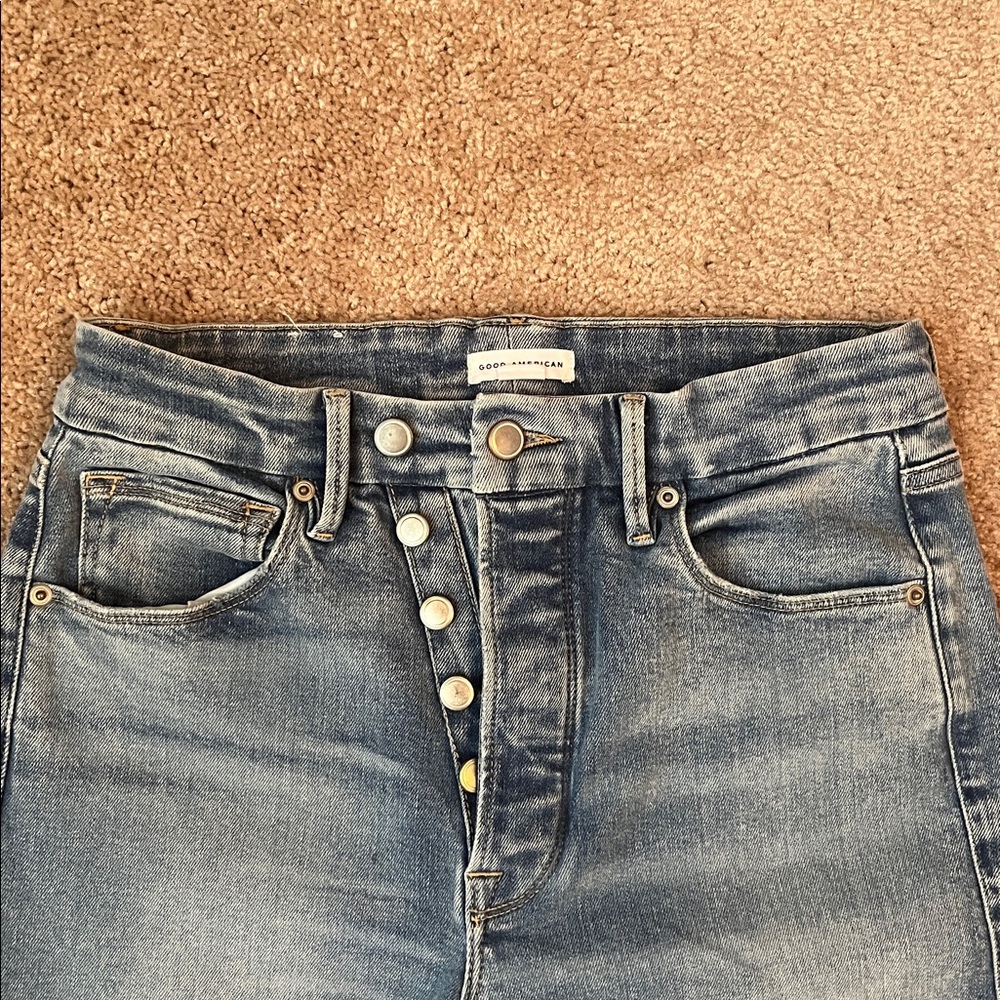 Good American Slant Button Fly Straight Jeans - Picture 2 of 10